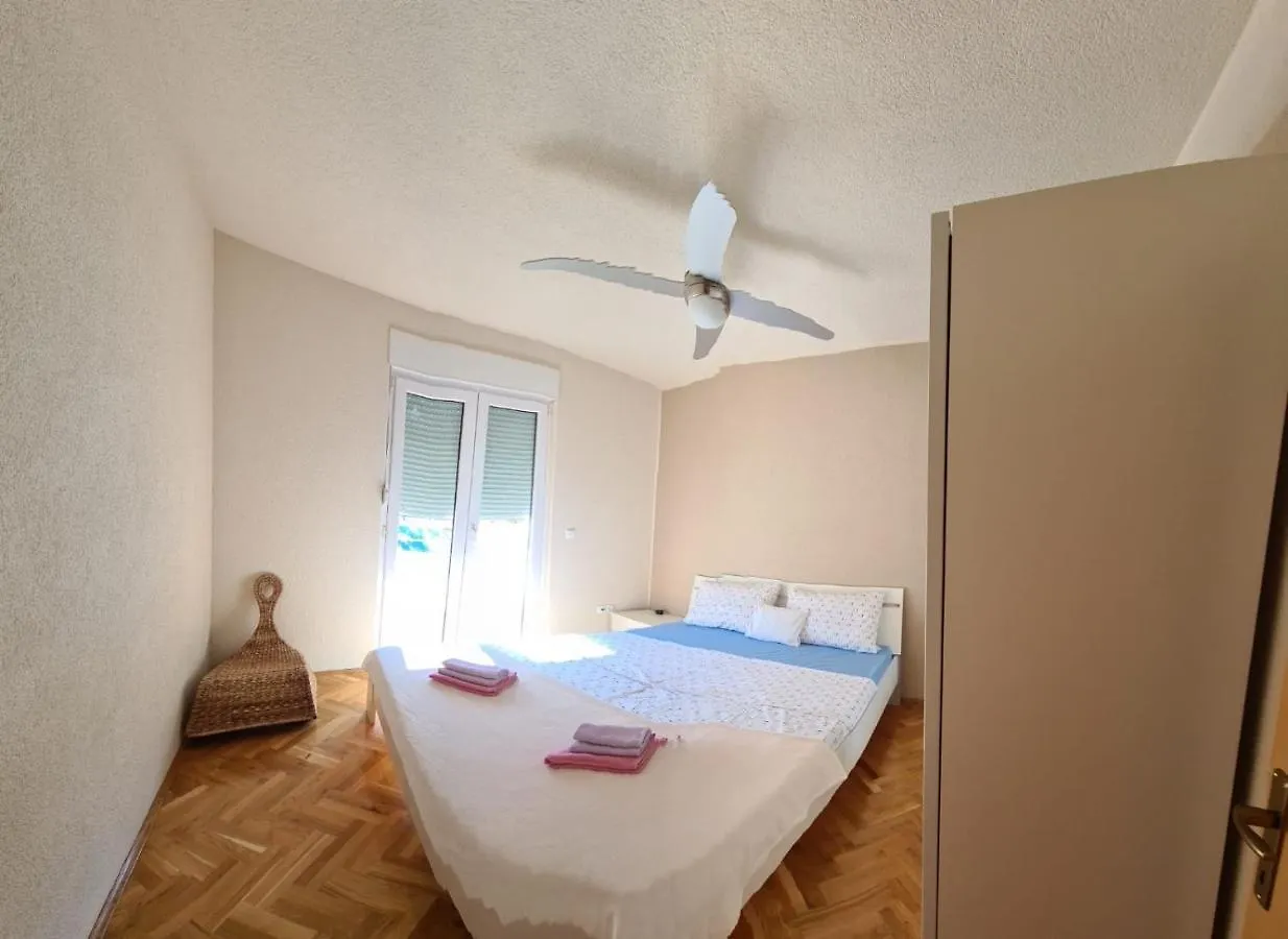 Apartments Naomi And Marsel Trogir