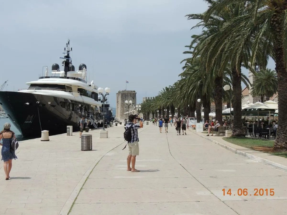 Apartments Naomi And Marsel Trogir