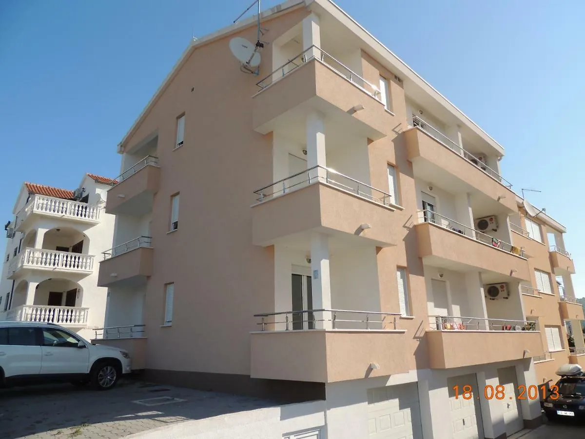 Apartments Naomi And Marsel Trogir